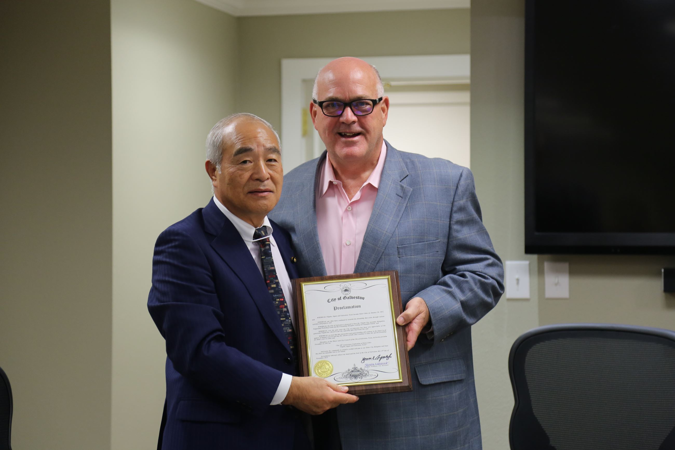 Niigata Chairman and Mayor Yarbrough